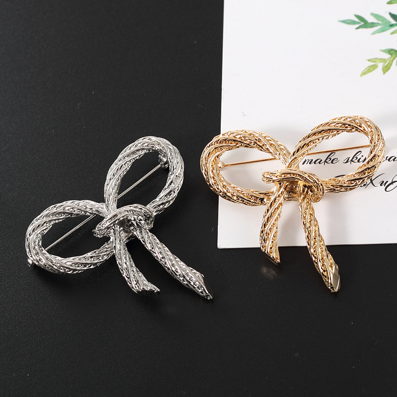 Broches classiques en métal po - Men'S Formal Wear Jewelry avis et prix