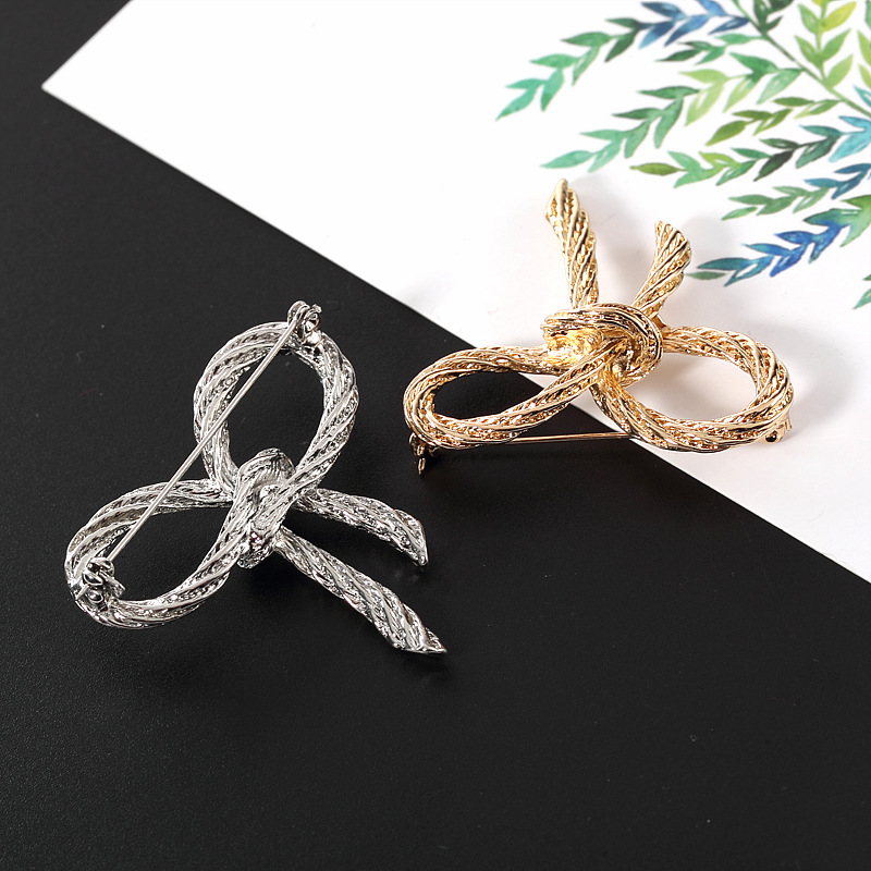 Broches classiques en métal po - Men'S Formal Wear Jewelry avis et prix